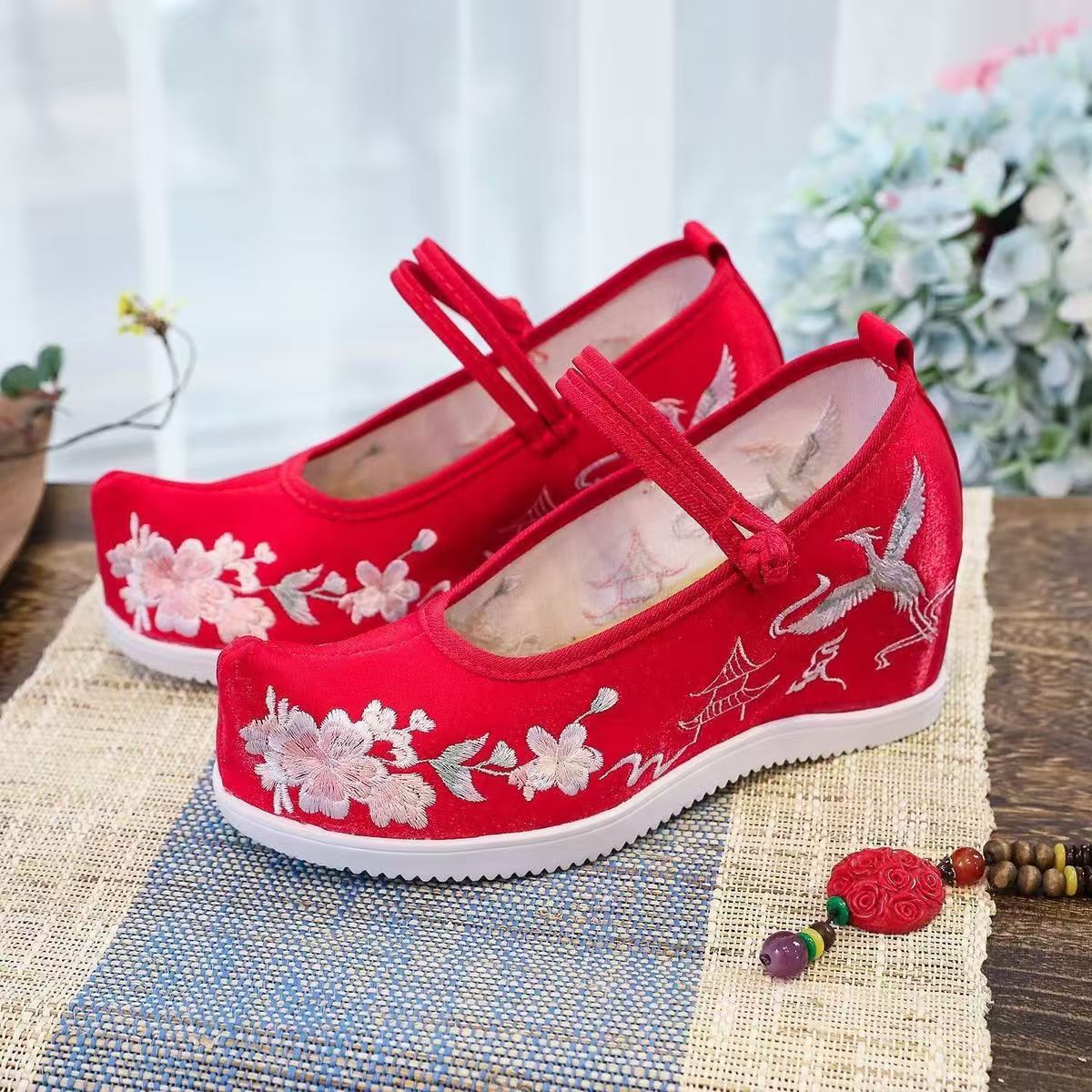 Embroidery Style - Damskie buty z haftem wewnątrz, gruba