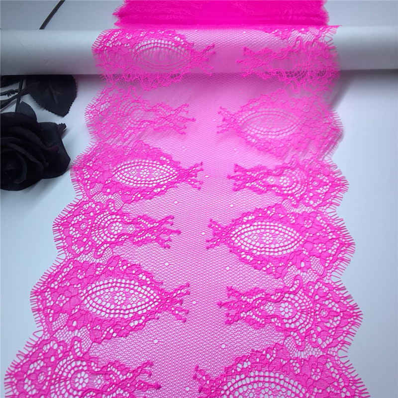 Fluorescencyjna różowa koronka – Embroidery Workshop recenzja i cena