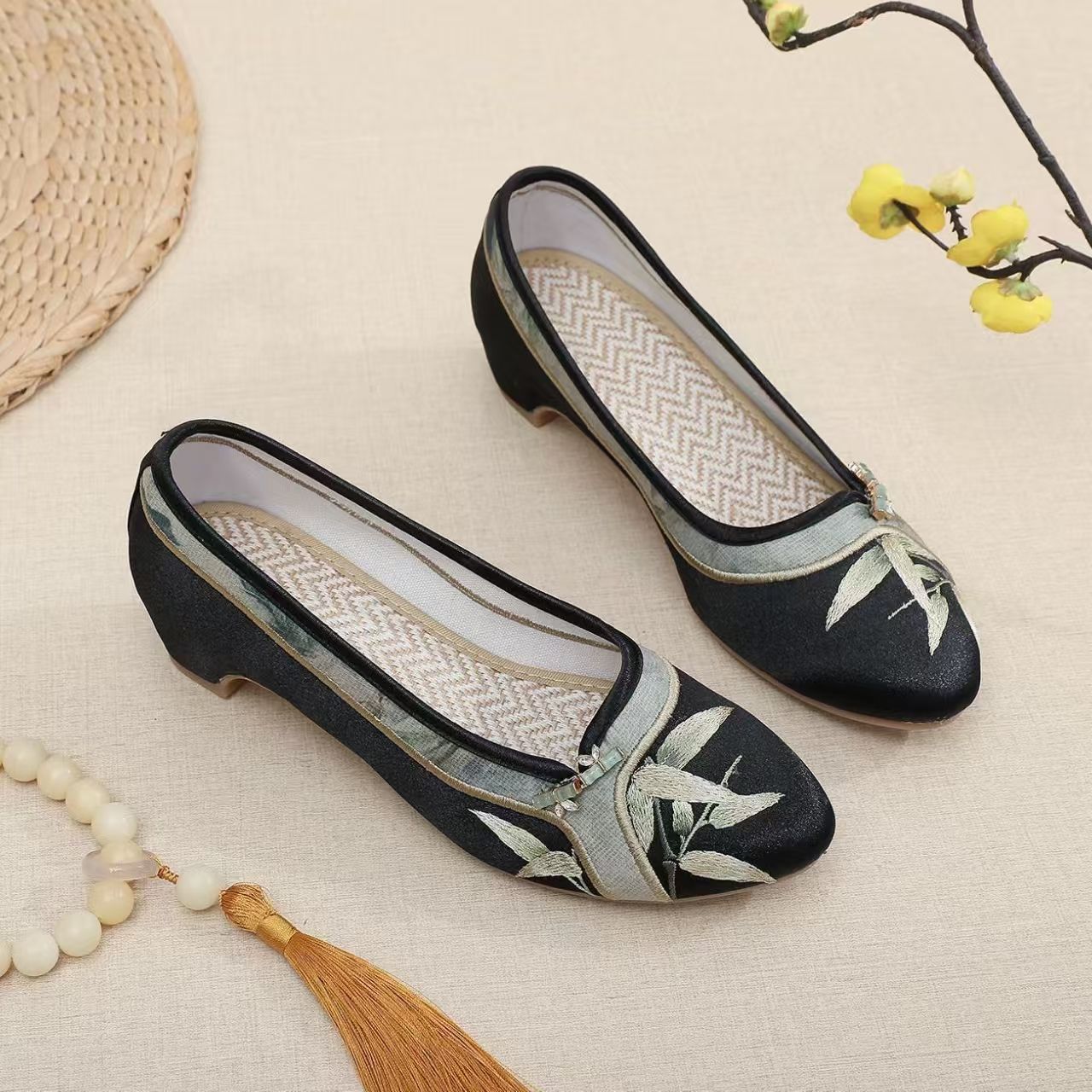 Damskie buty Cheongsam na nisk – Embroidery Style recenzja i cena
