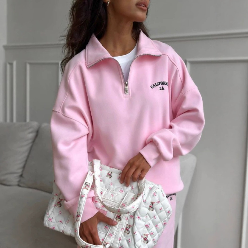 Sportowy komplet z haftowanym  – Embroidery Style recenzja i cena